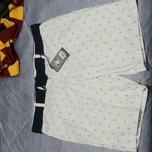 White shorts size 36 w/belt
